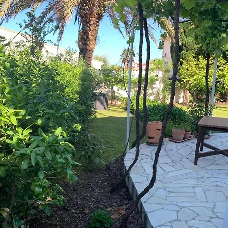 Semesterbostad La Croix Lorette- 190m2, 10 Personnes Max, 65m2 De Terrasse, Barbecue, 200m2 De Jardin, Parking, Wifi, Vue Mer,10min A Pied De Galets