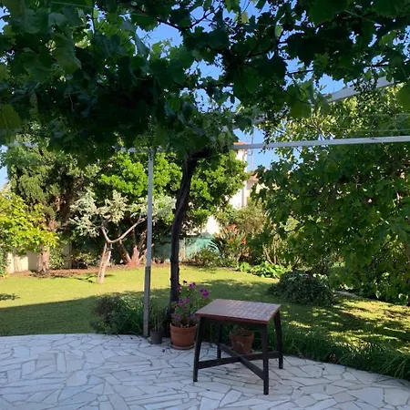 Semesterbostad La Croix Lorette- 190m2, 10 Personnes Max, 65m2 De Terrasse, Barbecue, 200m2 De Jardin, Parking, Wifi, Vue Mer,10min A Pied De Galets *