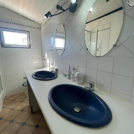 Semesterbostad La Croix Lorette- 190m2, 10 Personnes Max, 65m2 De Terrasse, Barbecue, 200m2 De Jardin, Parking, Wifi, Vue Mer,10min A Pied De Galets Antibes