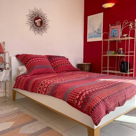 La Croix Lorette- 190m2, 10 Personnes Max, 65m2 De Terrasse, Barbecue, 200m2 De Jardin, Parking, Wifi, Vue Mer,10min A Pied De Galets